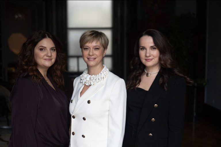 Alaturi de Eliza Rogalski – Head of Corporate Reputation si de Alina Damaschin – Head of Creative rolul Alexandrei intareste pozitionarea agentiei