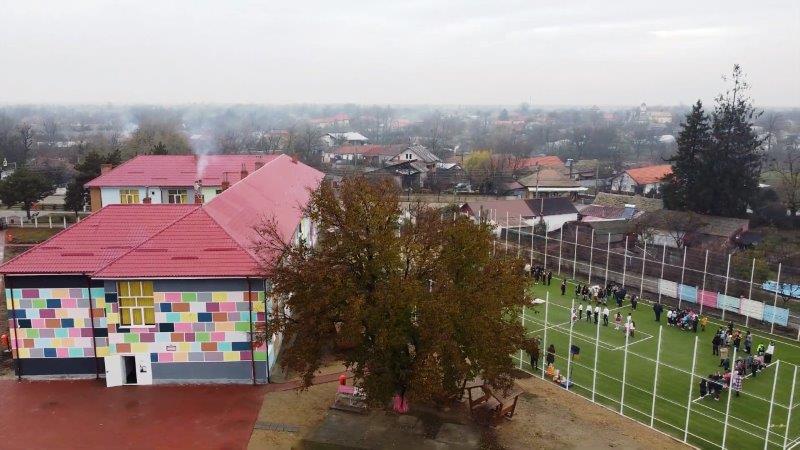 Selly a inaugurat Școala Gimnazială Giubega, renovată de Asociația BookLand