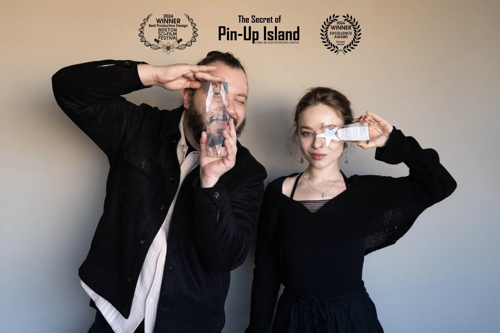Filmul românesc „Secretul Insulei Pin-Up” aduce acasă două premii din Boston 2 Alecs Nastoiu Rina Gri with Boston Sci Fi FF Award Annual Embassy Theater Award 1 copy