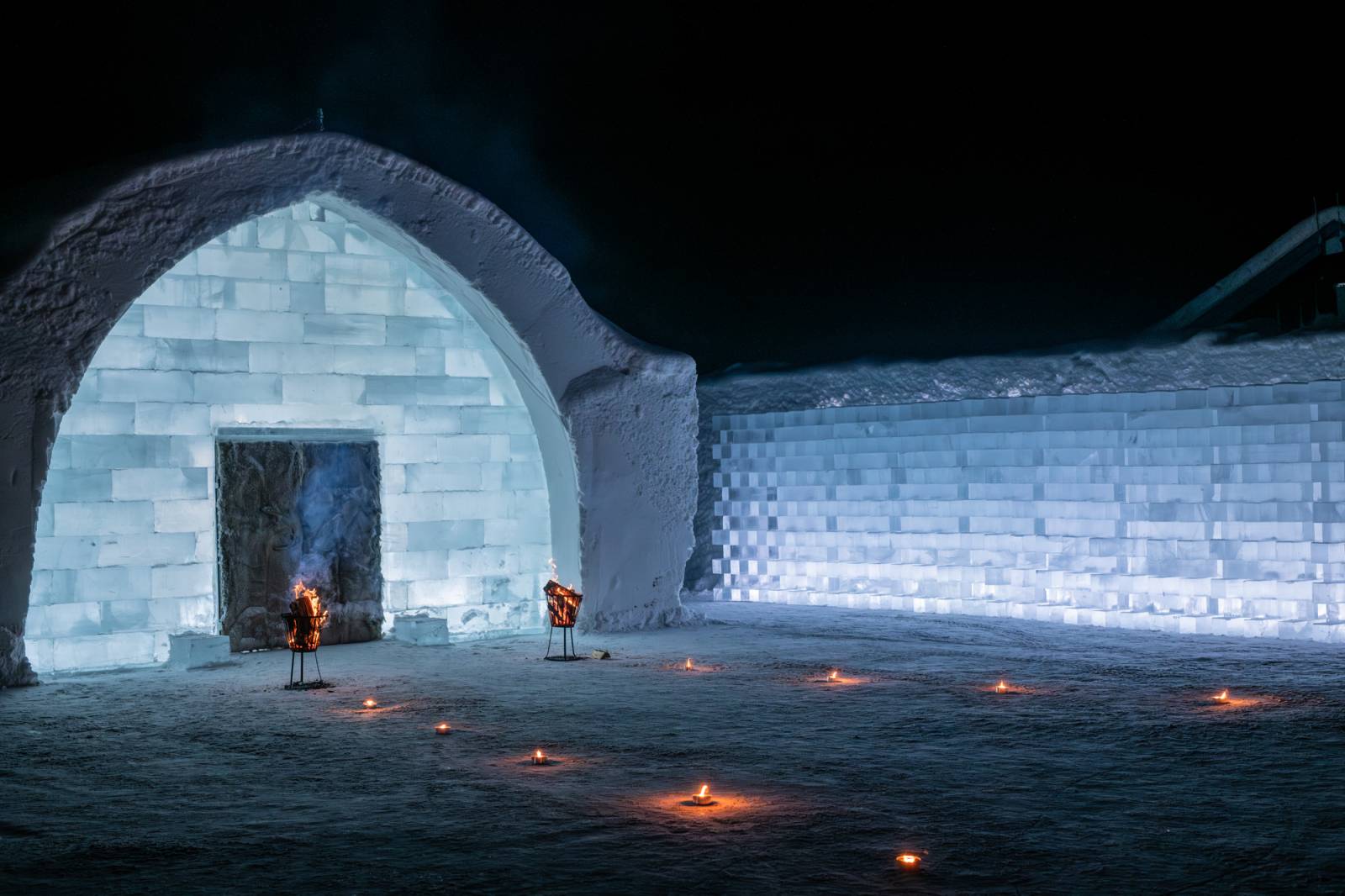 Cum arată apartamentul construit de o româncă într-ul hotel din apropiere de Cercul Polar 4 ICEHOTEL 34 entrance photo by Asaf Kliger