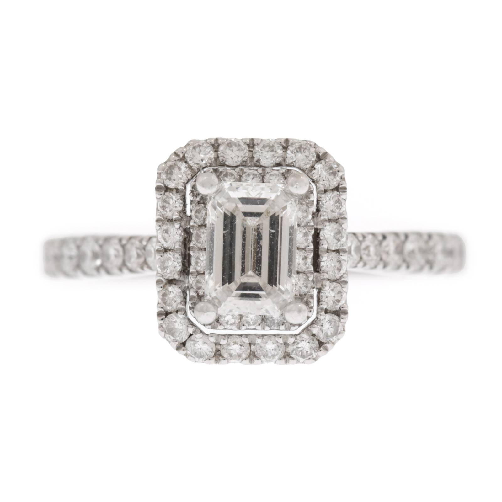 Cel mai cunoscut ceas James Bond și 50 de carate de diamante, în licitație, de Mărțișor 10 Inel aur Vera Wang Love diamante