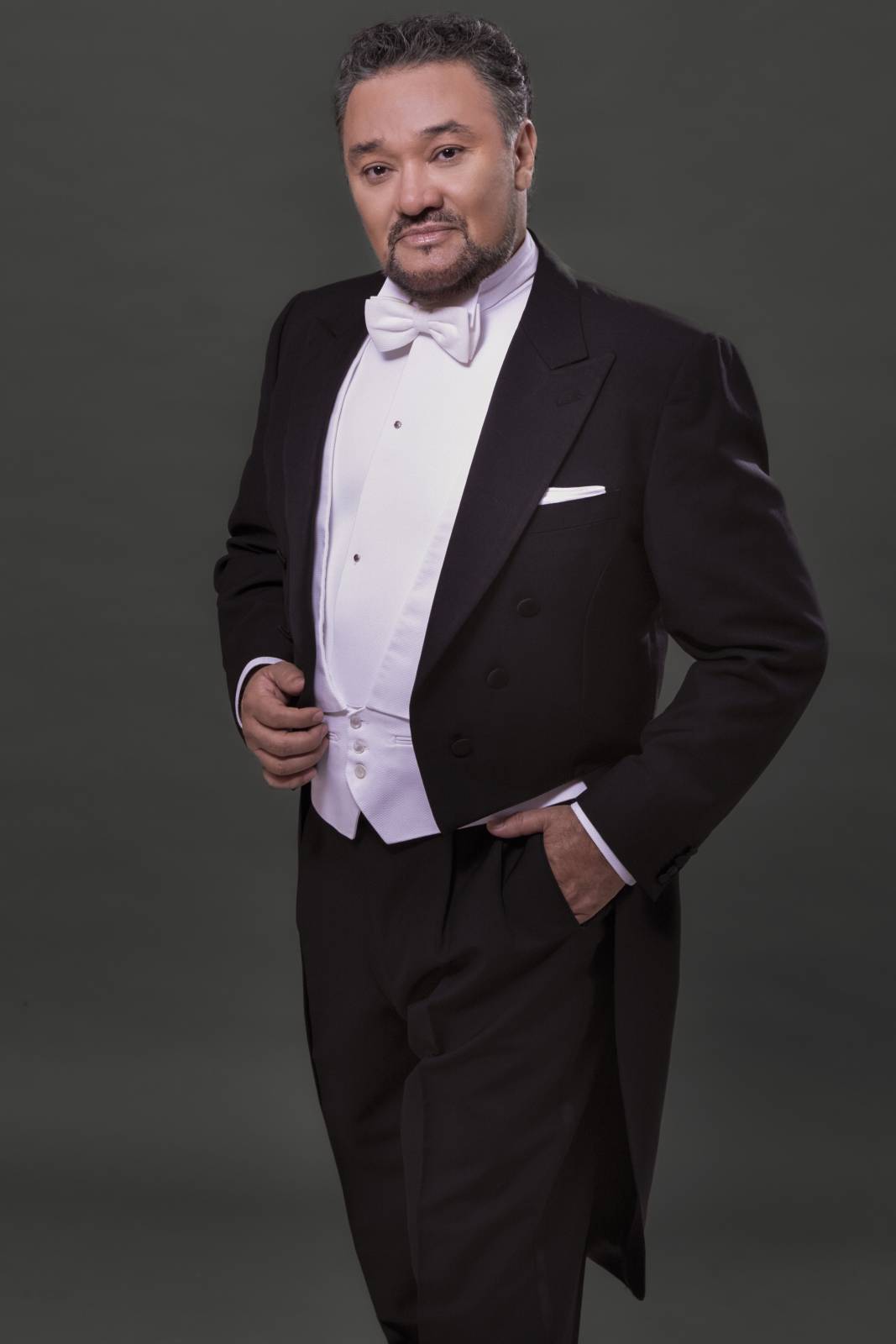 Ruxandra Donose și Ramón Vargas în „Carmen” de Bizet, la Opera Națională București, pe 1 și 3 martie 2 Ramon Vargas Retrato Adolfo Perez Butron