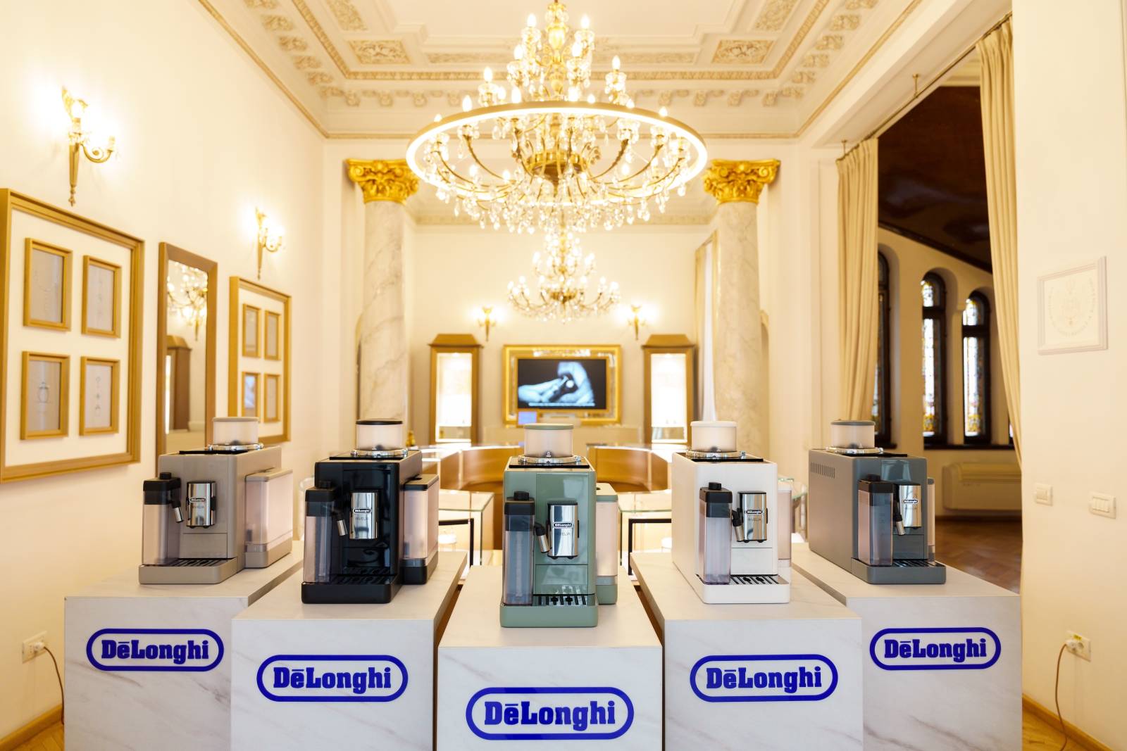 De'Longhi lansează espressorul Rivelia, care a câștigat trei premii IF Design
