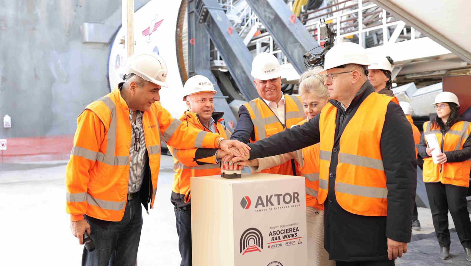AKTOR