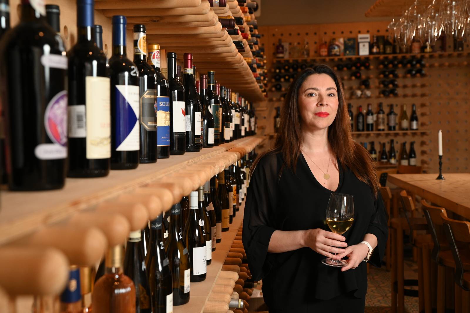 Laura Diniță, VINO: Gustă povestea vinului