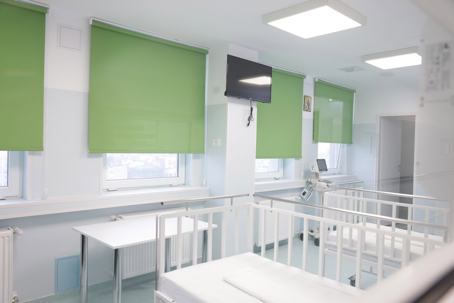 Fundația Kaizen se lansează în România și contribuie cu 350.000 de euro la renovarea secției destinate cazurilor grave din cadrul Spitalului de Pediatrie din Pitești 1 Fundatia Kaizen Medici pentru Romania spital 2