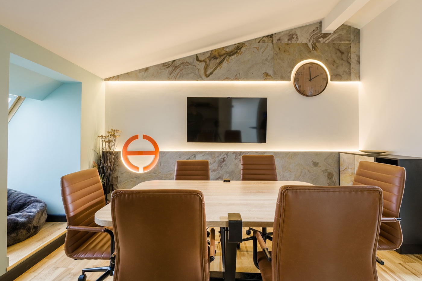 Hublou, un nou spațiu de coworking în București, cu o investiție de 100.000 de euro