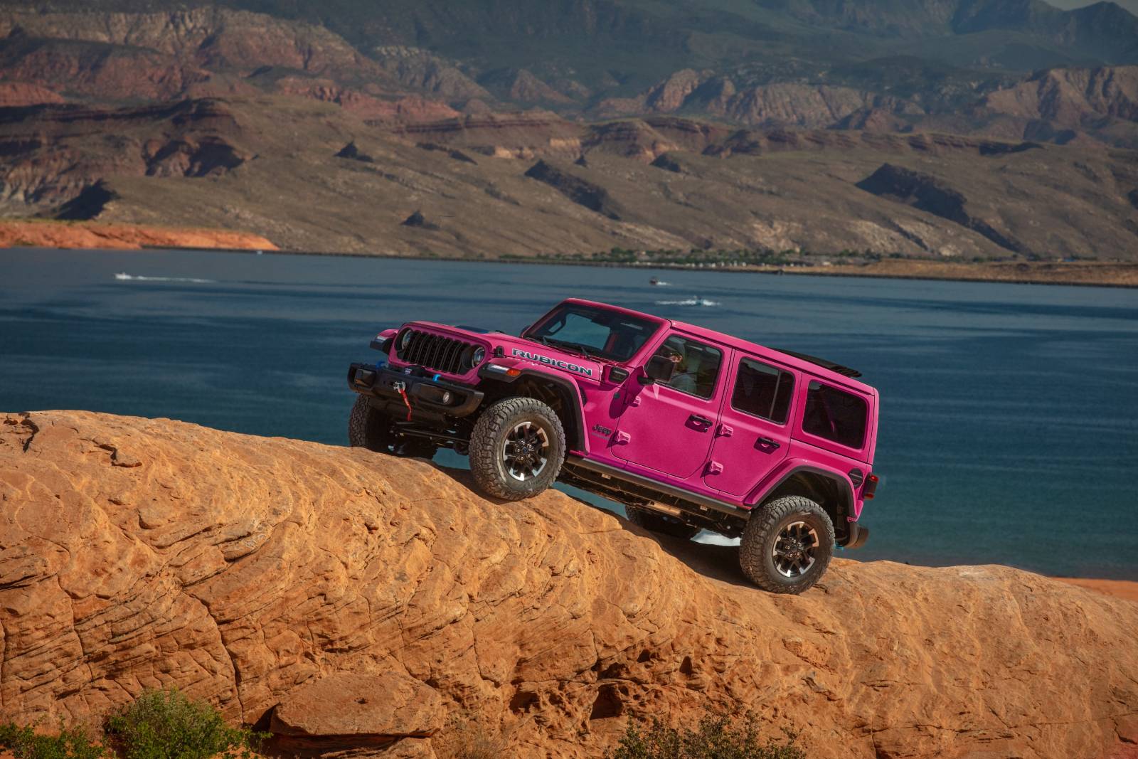 La cererea publicului Jeep aduce o culoare specială pe modelul Jeep Wrangler 4xe MY24