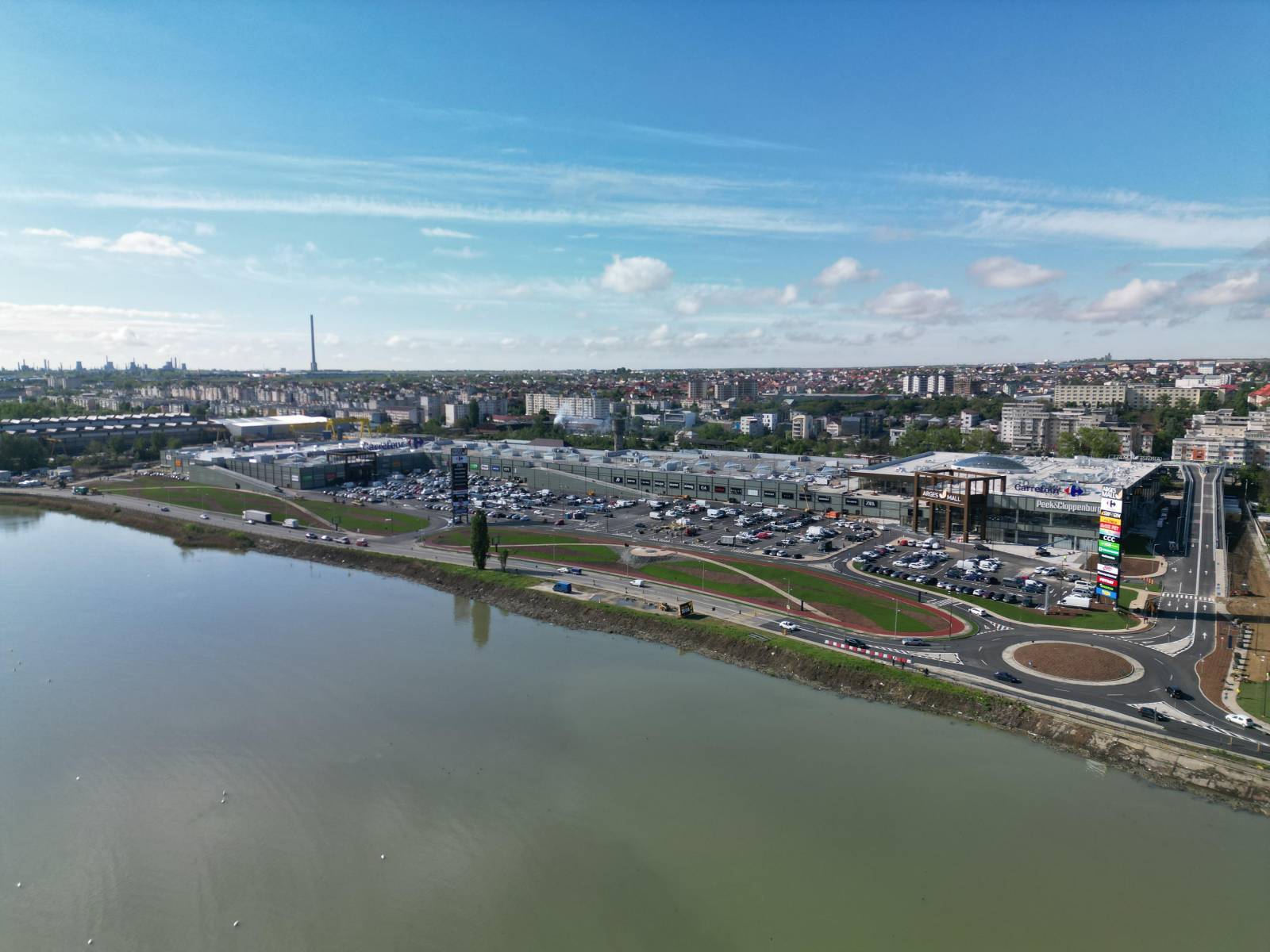 Argeș Mall se deschide joi, după o investiție de 100 mil. euro