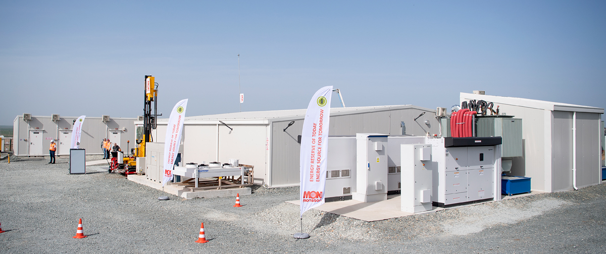 Cea mai mare capacitate de stocare a energiei electrice în baterii din România a fost conectată la r...