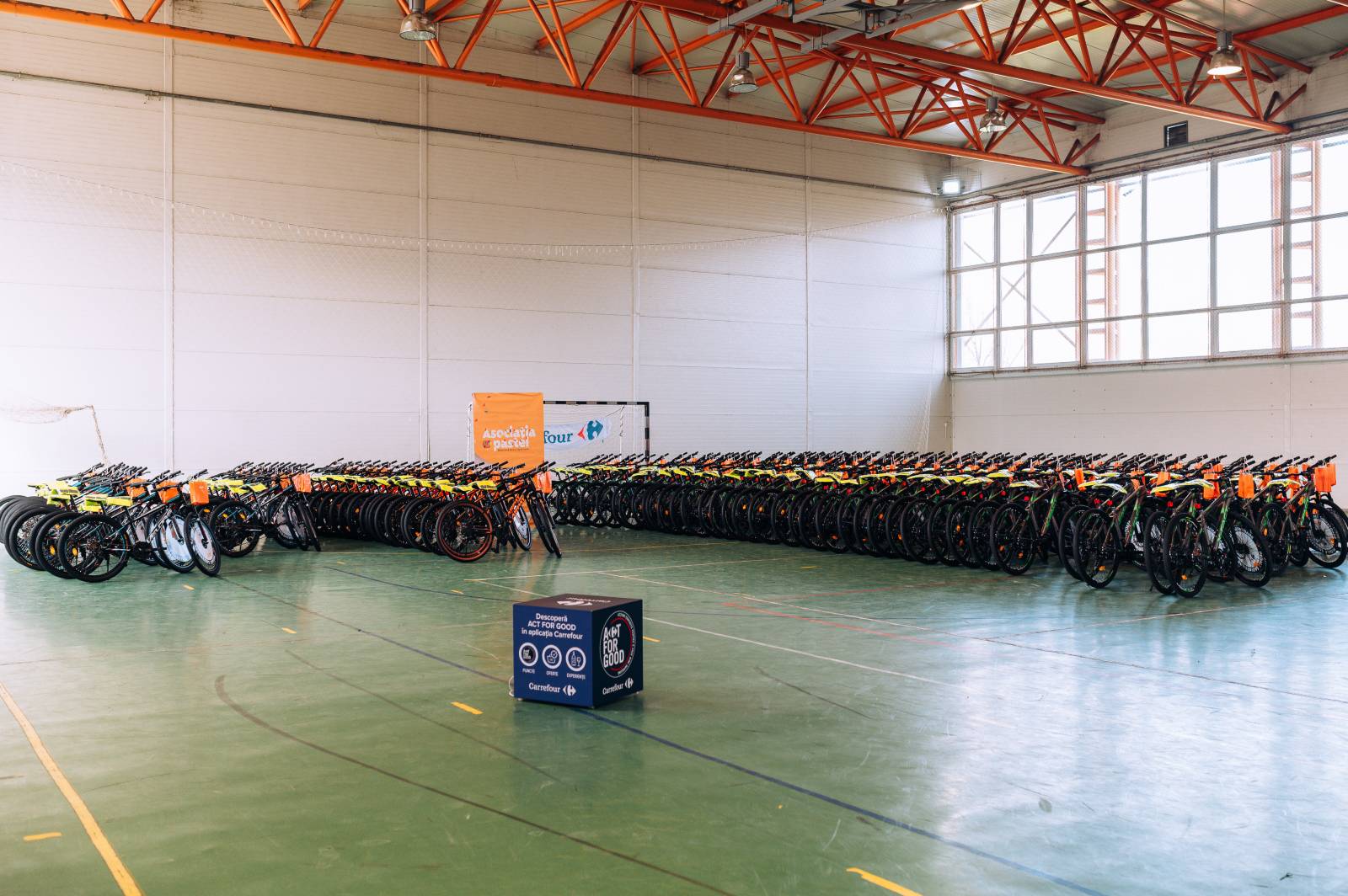 Asociația pastel și Carrefour România dăruiesc biciclete elevilor din mediul rural