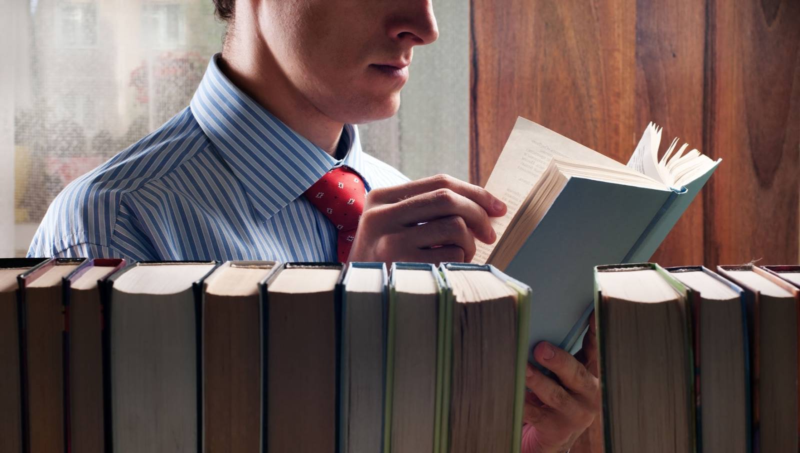 Sondaj Libris: Când, unde, cât și de ce citim? Bugetul și timpul alocat lecturii de către români