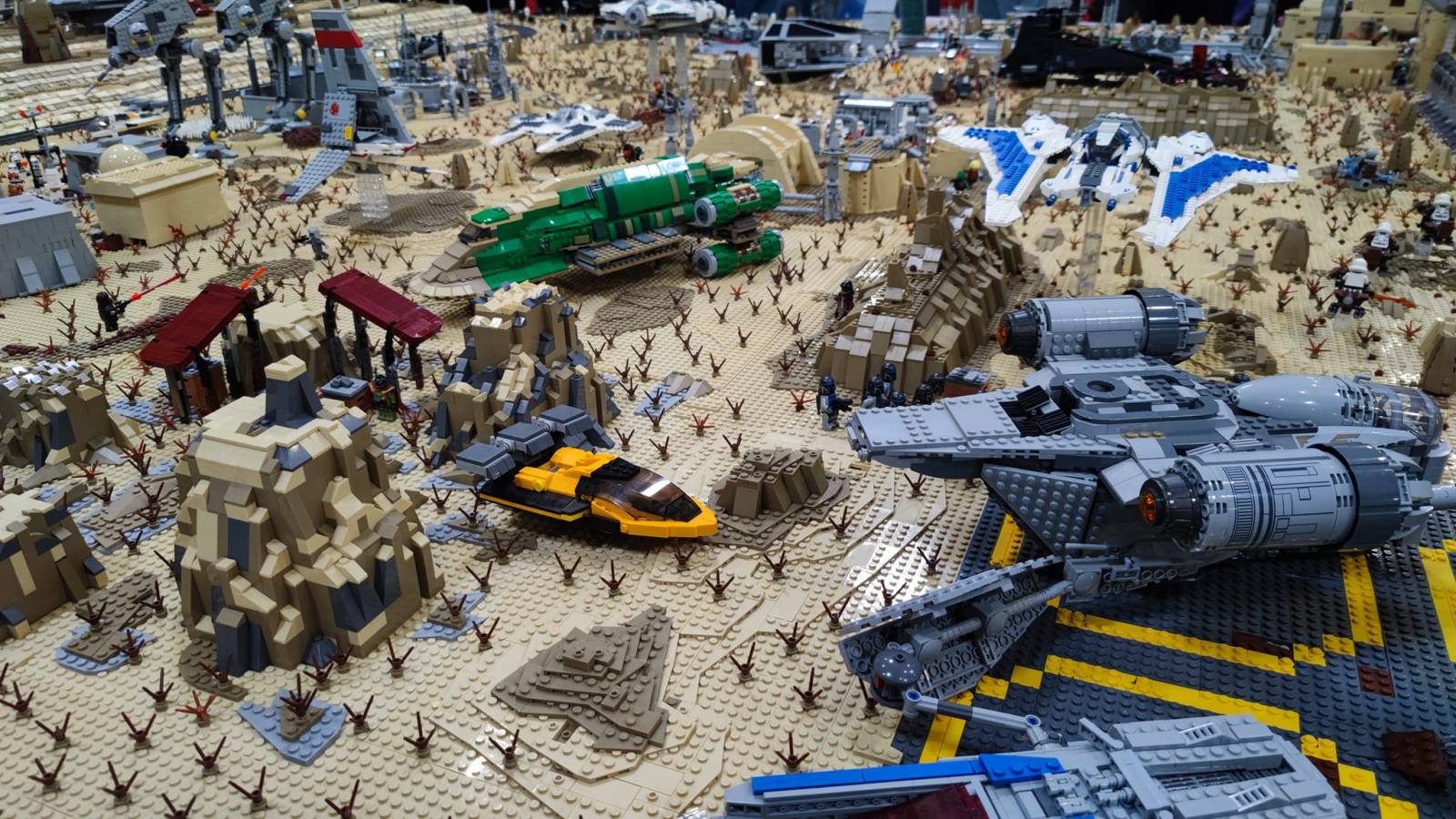 Cea mai mare diorama LEGO din lume a fost creată de românii de la RoLUG