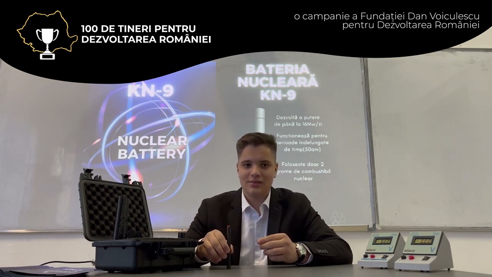 Vladimir Vîrzob, un tânăr de 15 ani, a inventat o baterie nucleară care ar putea alimenta cu electri...