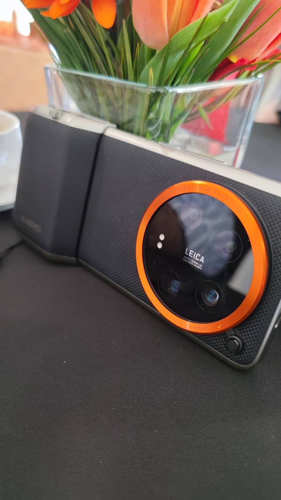 Studiu. Cât de mult folosesc românii telefonul mobil în fiecare zi