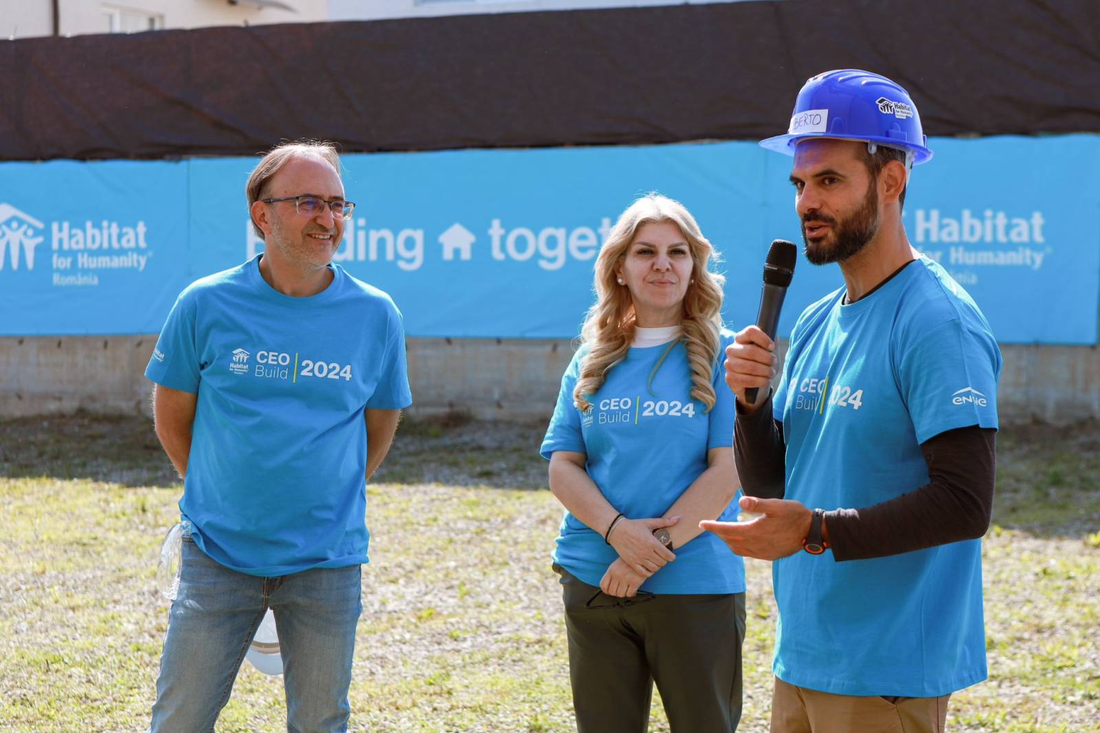 50 de lideri din business și societatea civilă au construit patru case în jud. Prahova 1 CEO Build Habitat for Humanity Romania 4