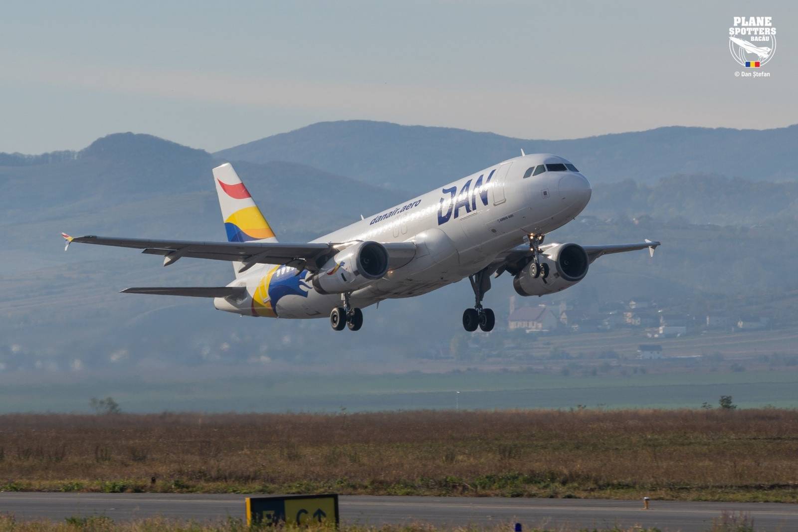 DAN AIR lansează zboruri directe din Bacău către Paris și Dortmund