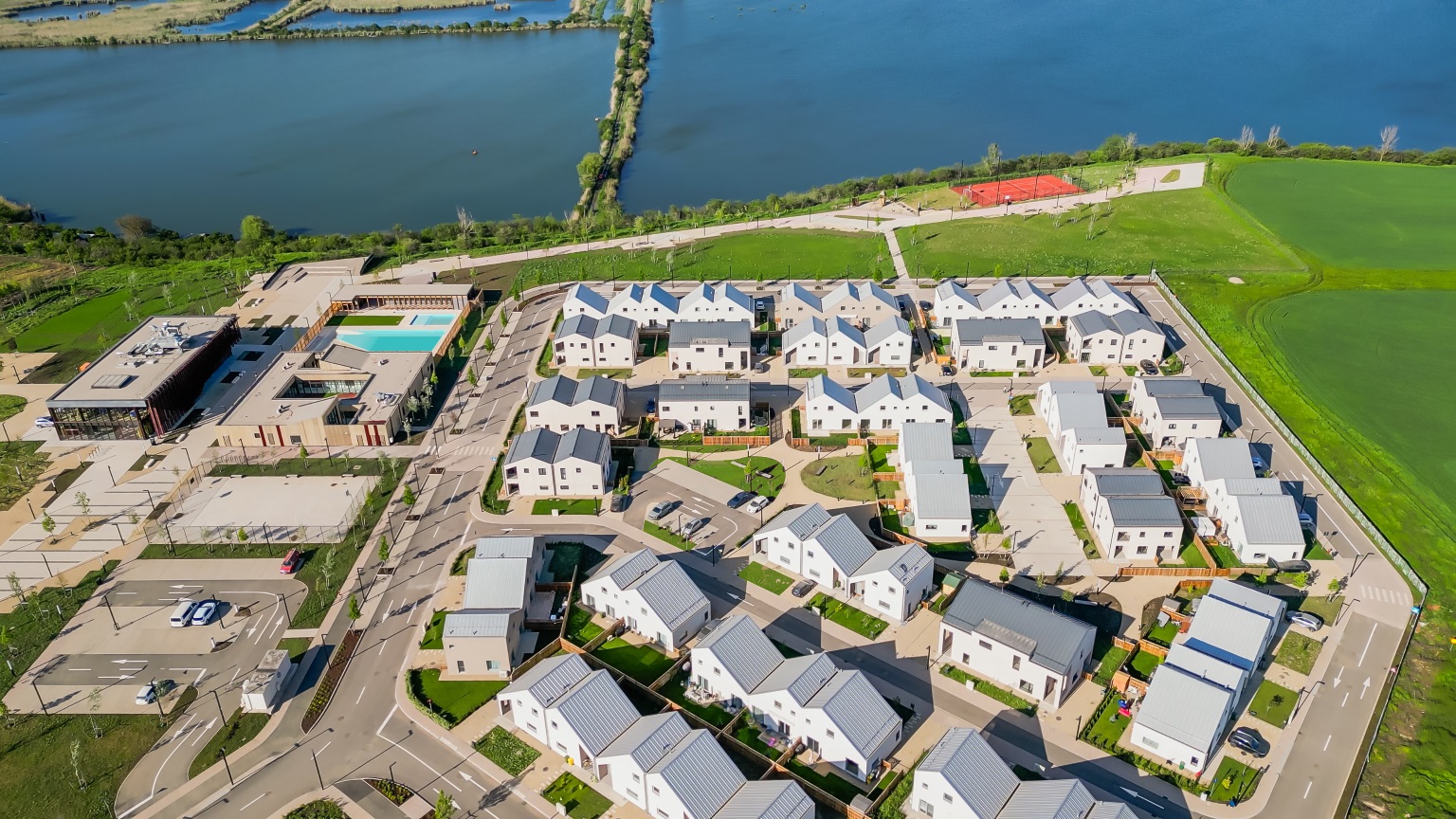 Liziera de Lac, un ansamblu imobiliar dezvoltat de Liebrecht & wooD, își extinde facilitățile pr...
