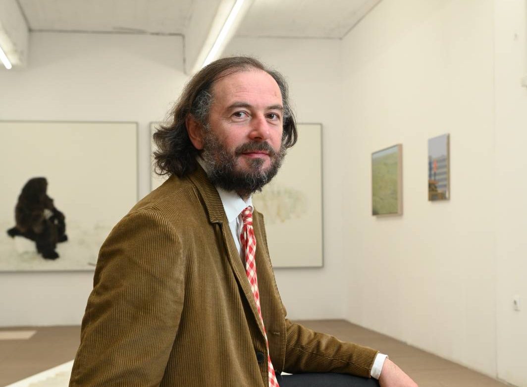 Din galerie, în cea mai mare galerie a lumii