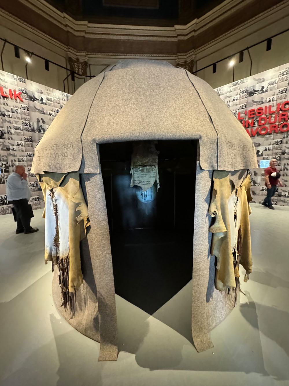 Andreea Lupu: Cum să înțelegem arta atunci când își schimbă canoanele? 5 NUCLEO STORICO Nil Yalter Exile is a hard job