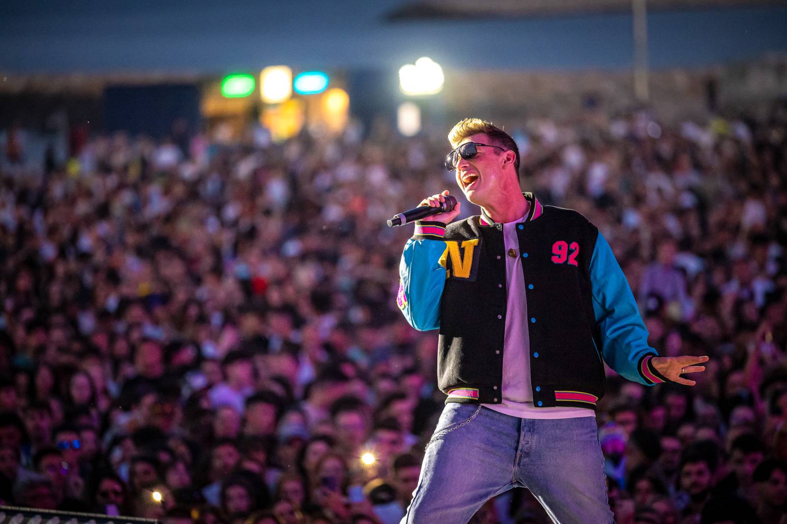 Peste 62.000 de oameni din țară și din străinătate au venit în prima zi la festivalul Neversea