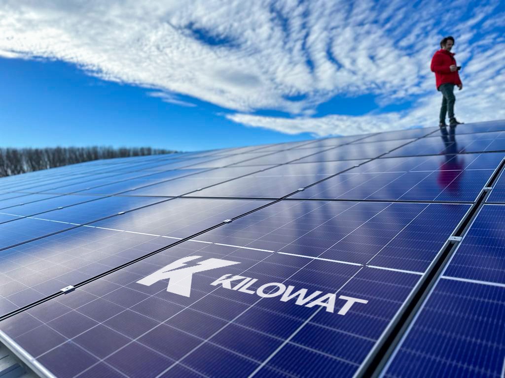 Canicula schimbă mentalitatea românilor: Cererea pentru panouri solare s-a triplat
