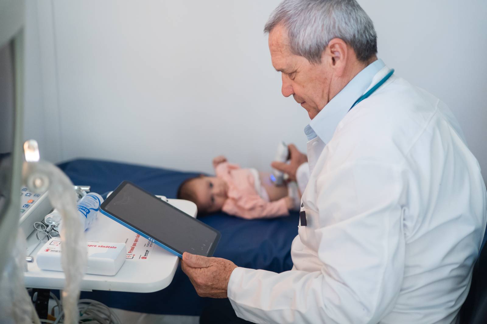 CNAS a lansat ediția din 2025 a Ghidului Asiguratului. Ce beneficii medicale avem de la stat