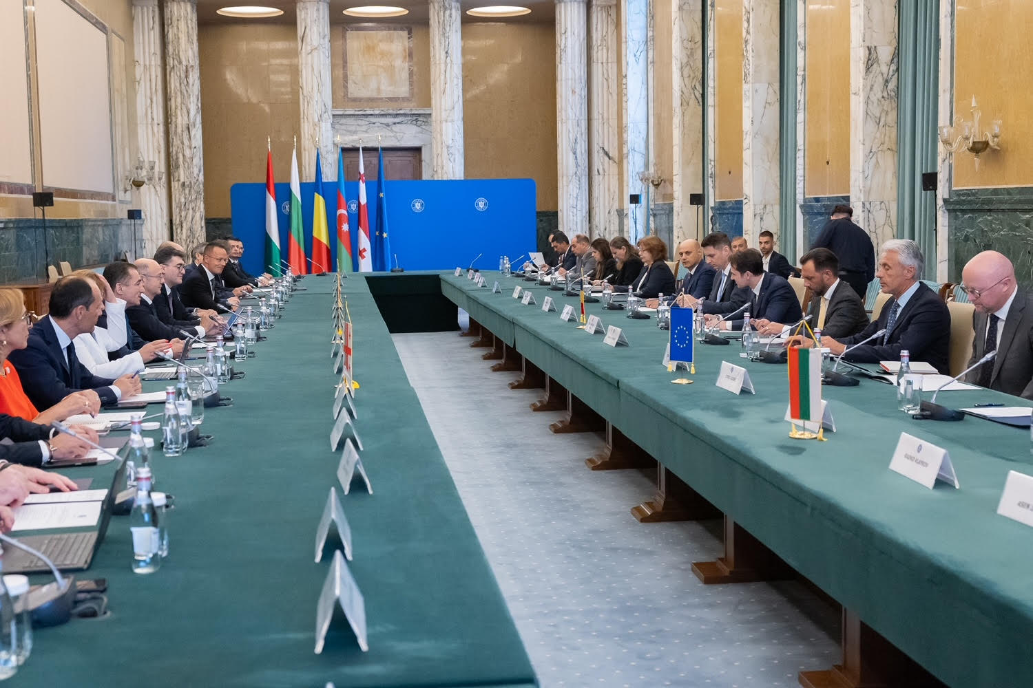 România a pus bazele interconectării energetice cu Georgia și Azerbaidjan