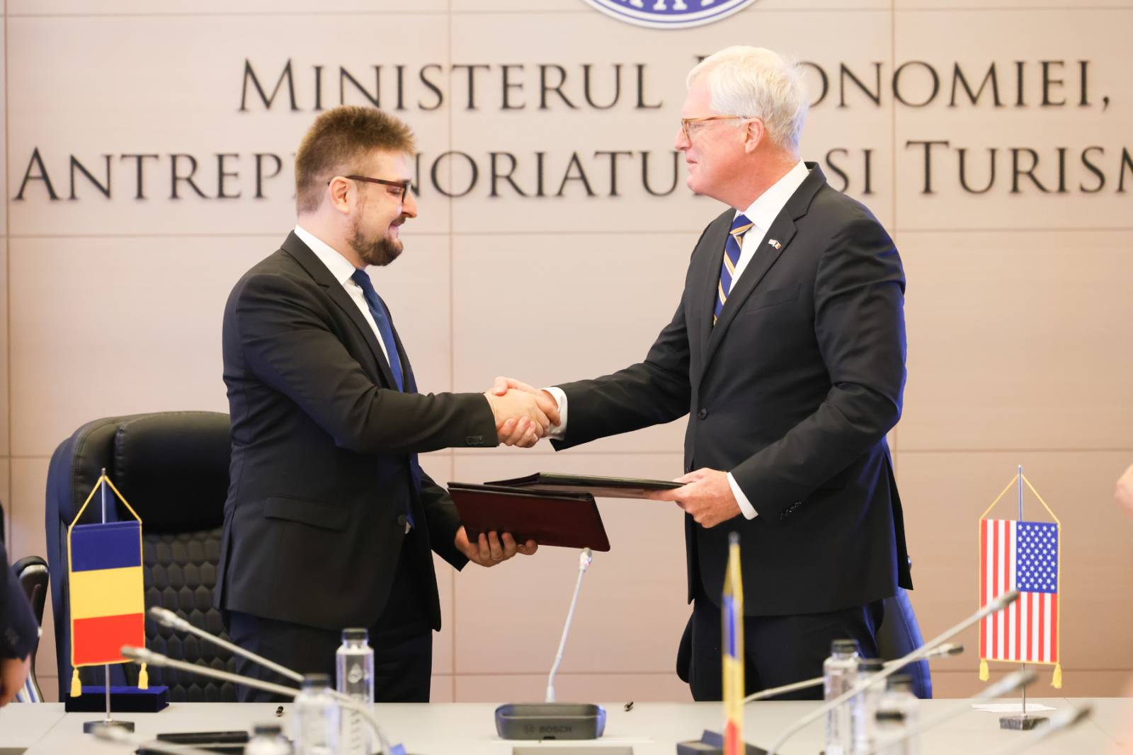 Romarm a semnat un memorandum cu DZYNE Technologies pentru producerea de drone