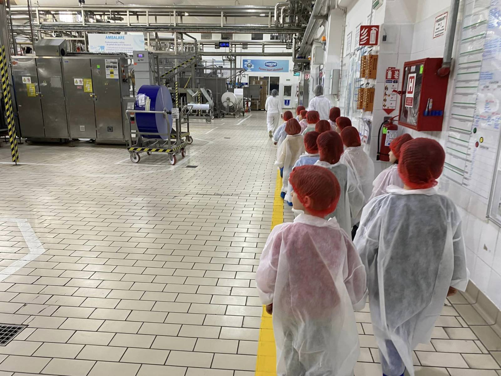 Danone România așteaptă elevii în vizită la fabrica de lactate din București