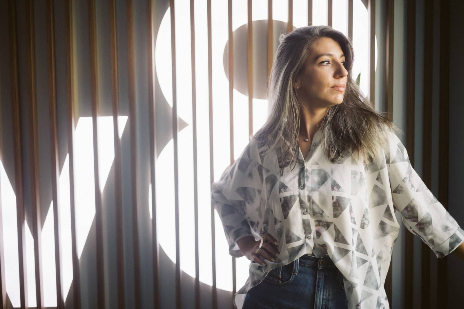 Laura Ionescu, Creative Director v8: Poveștile de succes sunt cele care le rămân oamenilor în inimă...