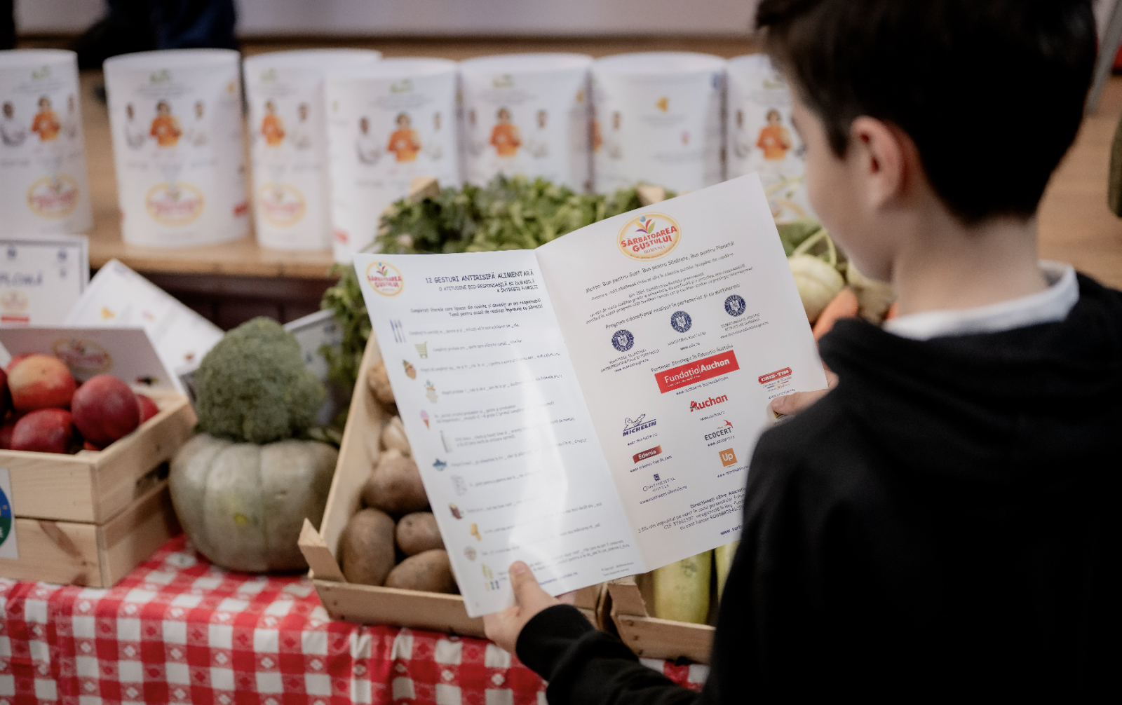 Elevii din clasa a treia vor învăța principiile unei alimentații sănătoase
