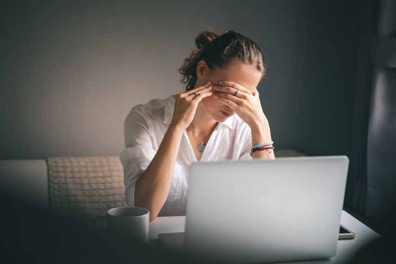 bestjobs: Neînțelegerile cu șefii, teama de concediere și creșterea volumului de muncă, cele mai mar...