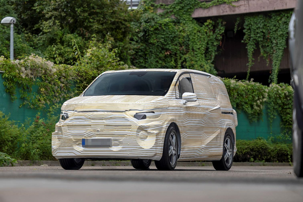 Mercedes a scos deja pe drum primele prototipuri VAN.EA