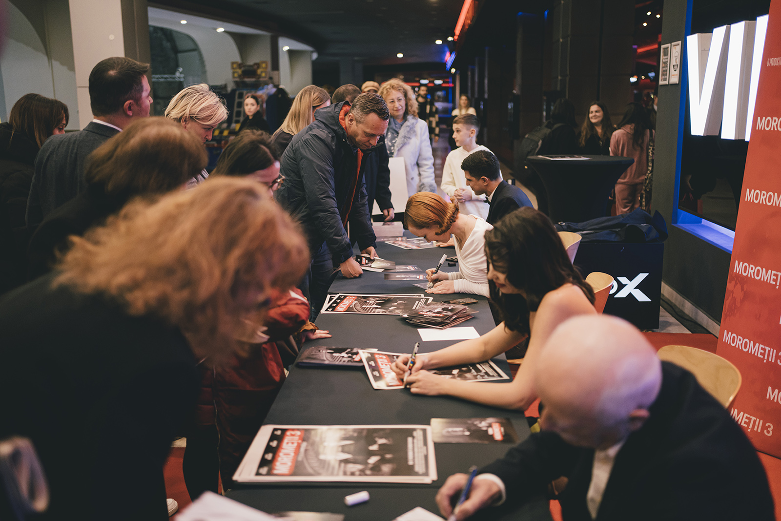 Sesiune de autografe photocredit Sabina Costinel
