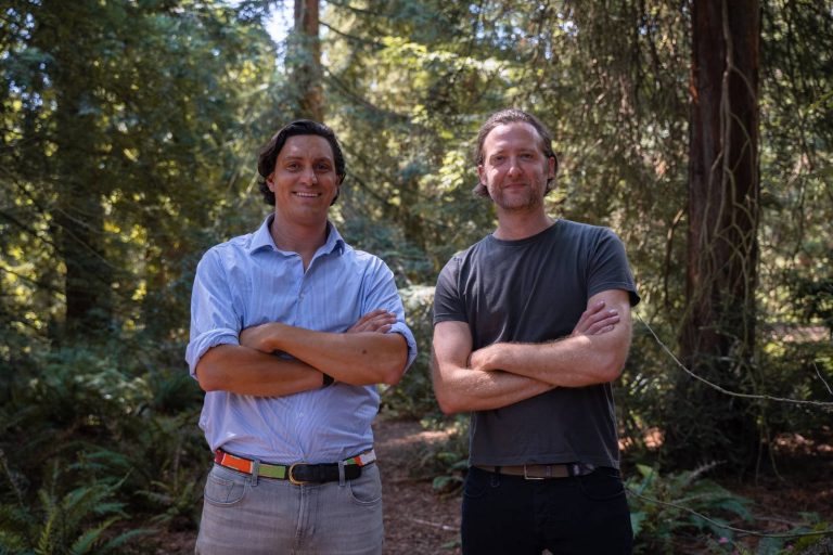 Earthly co-founders Oliver Bolton and Lorenzo Curci
