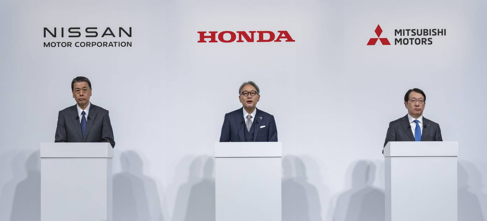 Un nou gigant pe piața auto: Acord de fuziune între Honda și Nissan. Mitsubishi s-ar putea alătura