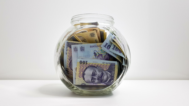 Studiu KPMG: Ce salarii au primit top managerii din România în 2024