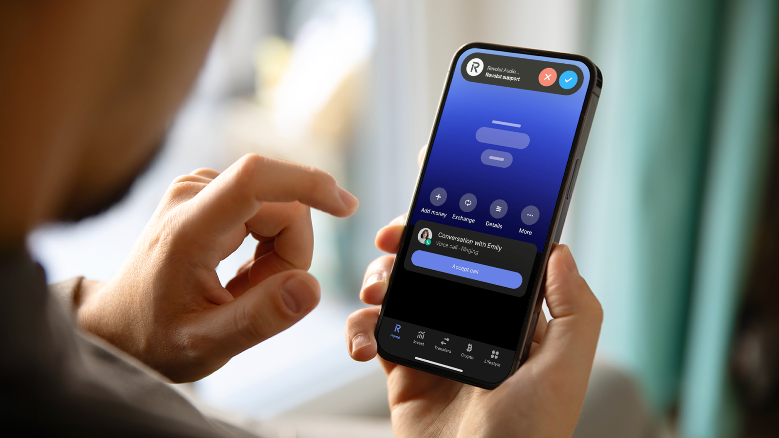 Revolut lansează apeluri în aplicație, pentru a discuta cu o persoană reală și a preveni fraudele și...