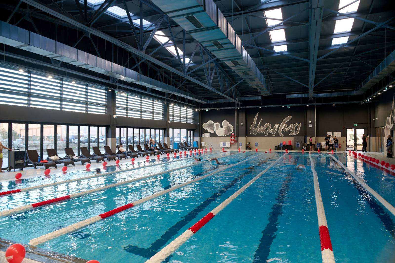 WorldClass a deschis o nouă sală de sport cu bazin de înot, în Cosmopolis