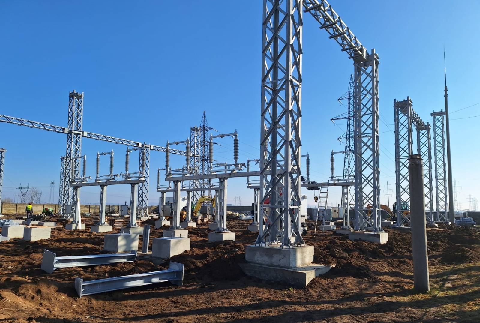 Delgaz Grid investește 10 milioane de euro într-o nouă stație electrică în orașul Roman