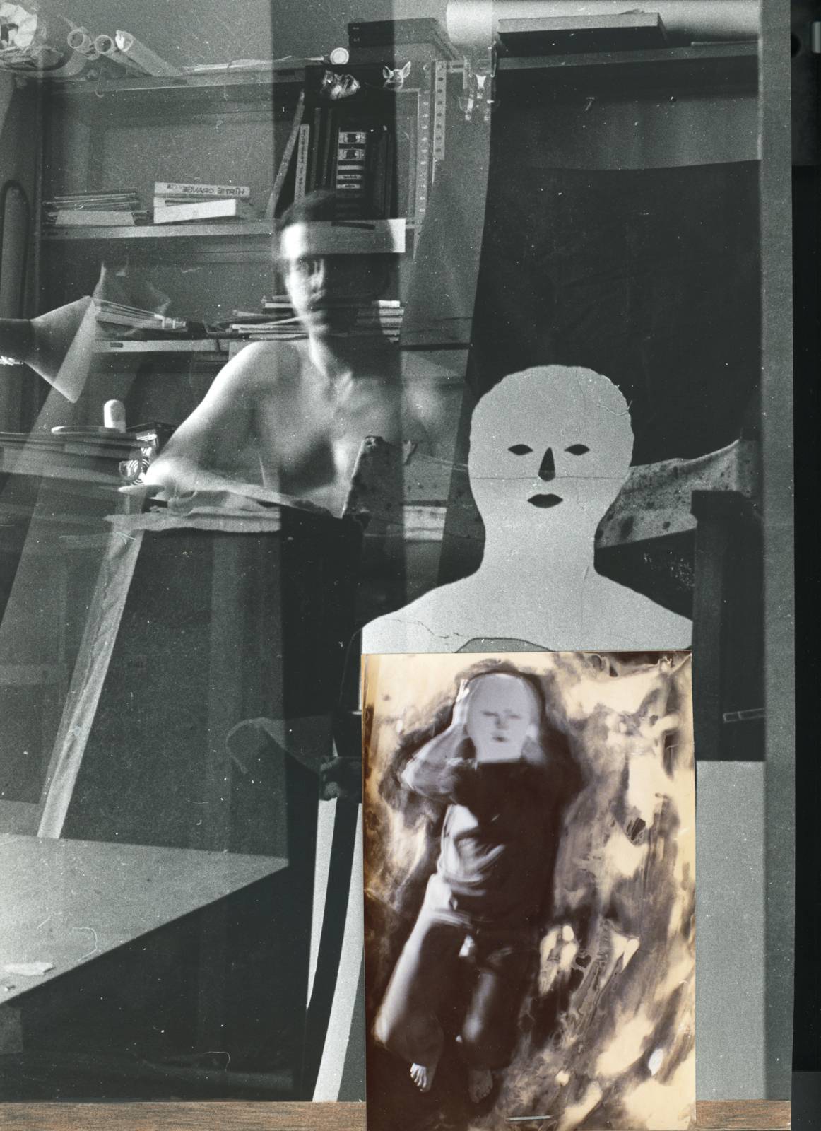 Galeria Jecza contribuie la patrimoniul celui mai cunoscut muzeu de artă contemporană din lume, MoMA 2 3 Iosif Kiraly Selfpotrait with Mirror Mask 1990