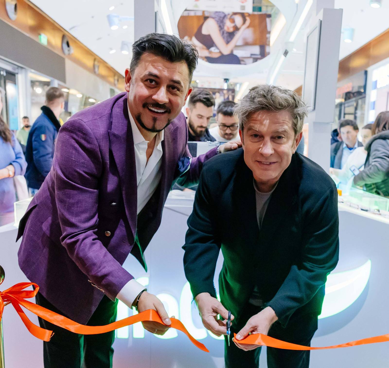 Cristian Onețiu și Pavel Bartoș lansare shop Life Care