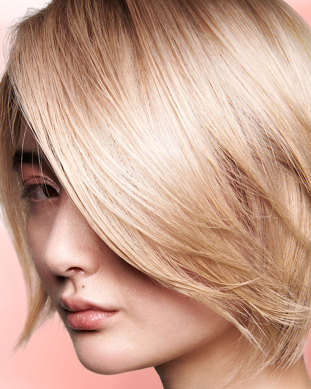 ”Blondul” se reinventează cu Golden Glass Hair