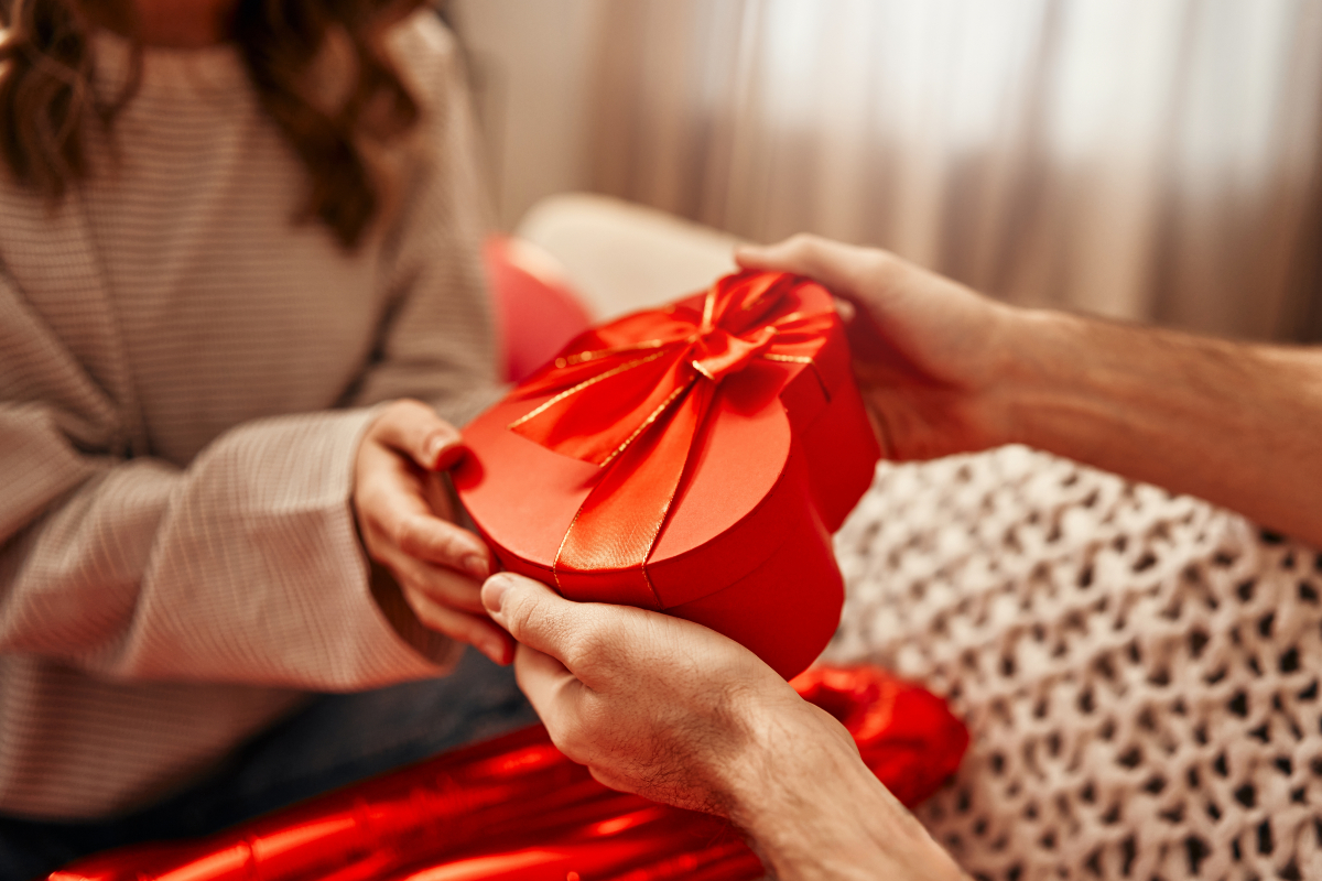 Valentine’s Day 2025: Ce cadouri își doresc cu adevărat românii?