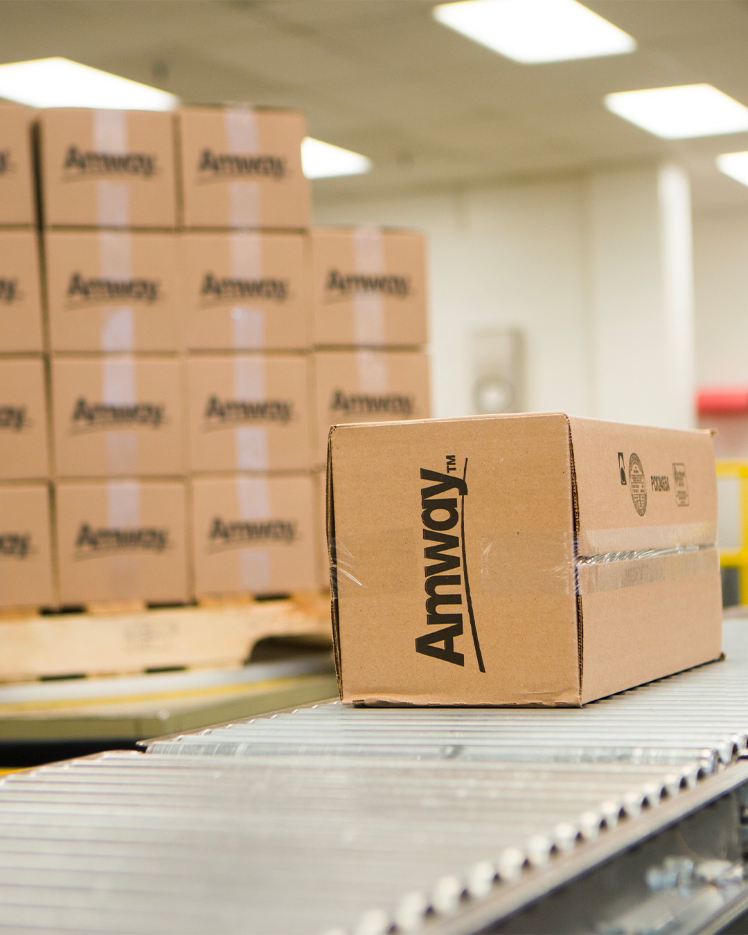 Amway raportează vânzări de 7,4 miliarde de dolari în 2024