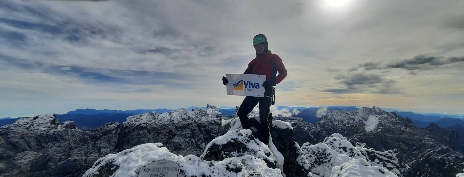 Alpinistul român Teofil Vlad a urcat cele mai înalte vârfuri de pe fiecare continent și a finalizat ...