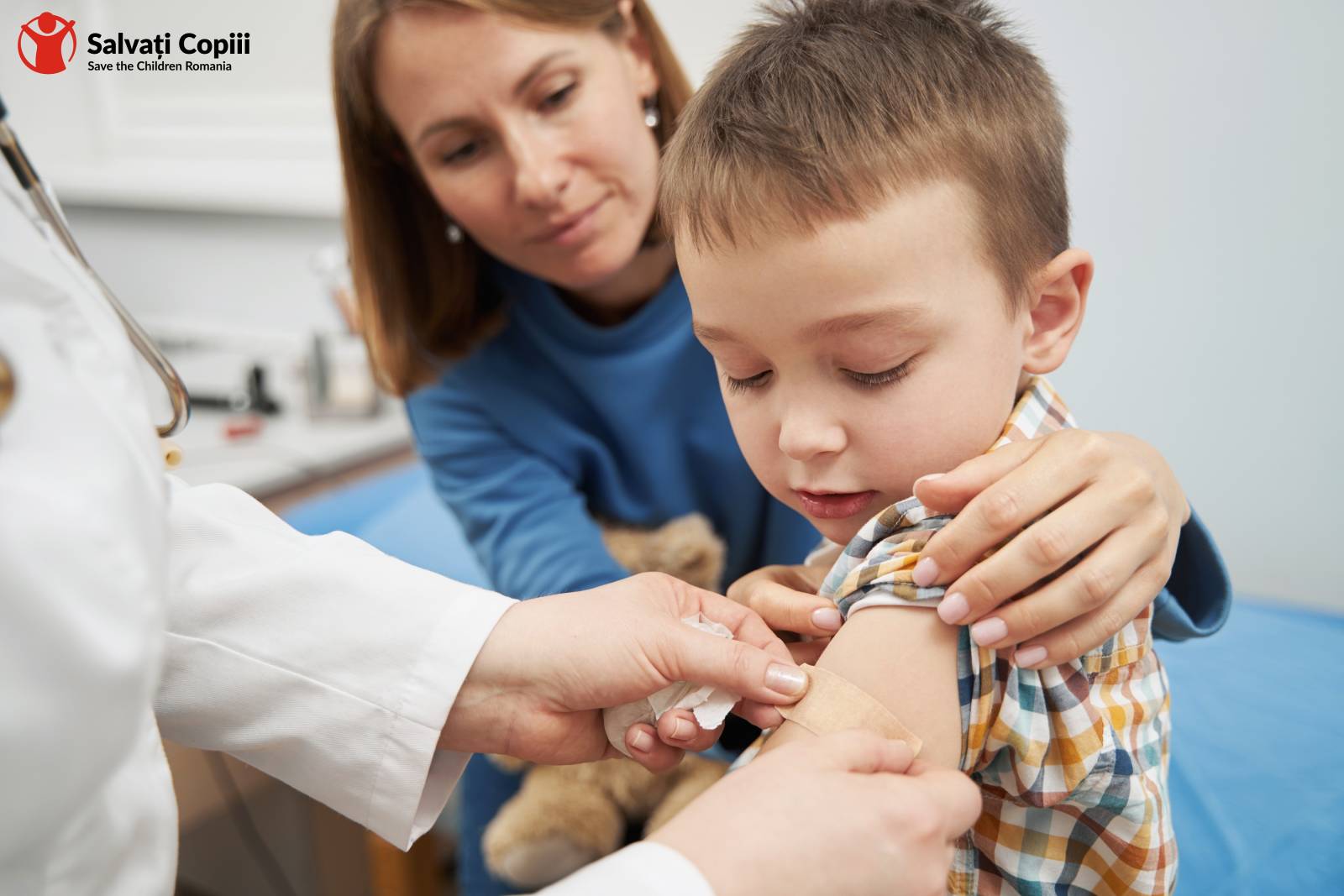 Vaccinarea a scăzut dramatic la copii. Cauze: dezinformarea din social media, desființarea vaccinări...