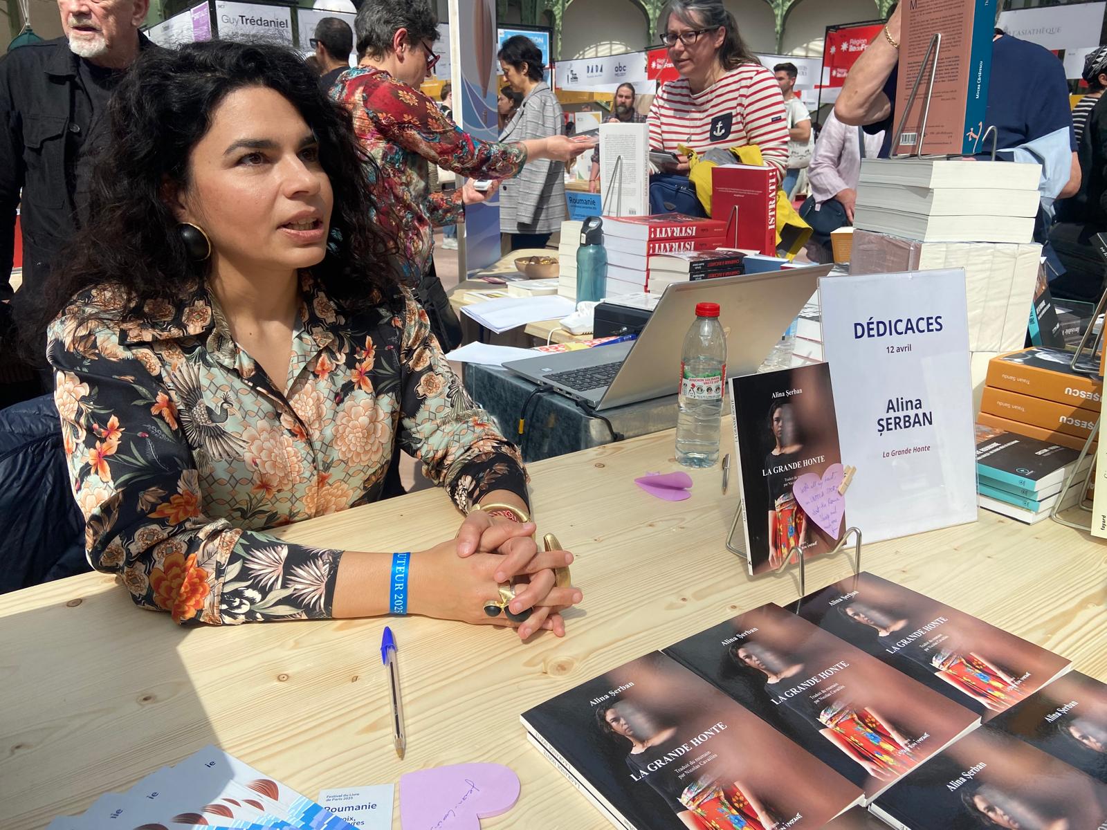 Sclavia romilor, adusă în prim-plan la Paris de Alina Șerban, la Festivalul Internațional de Carte