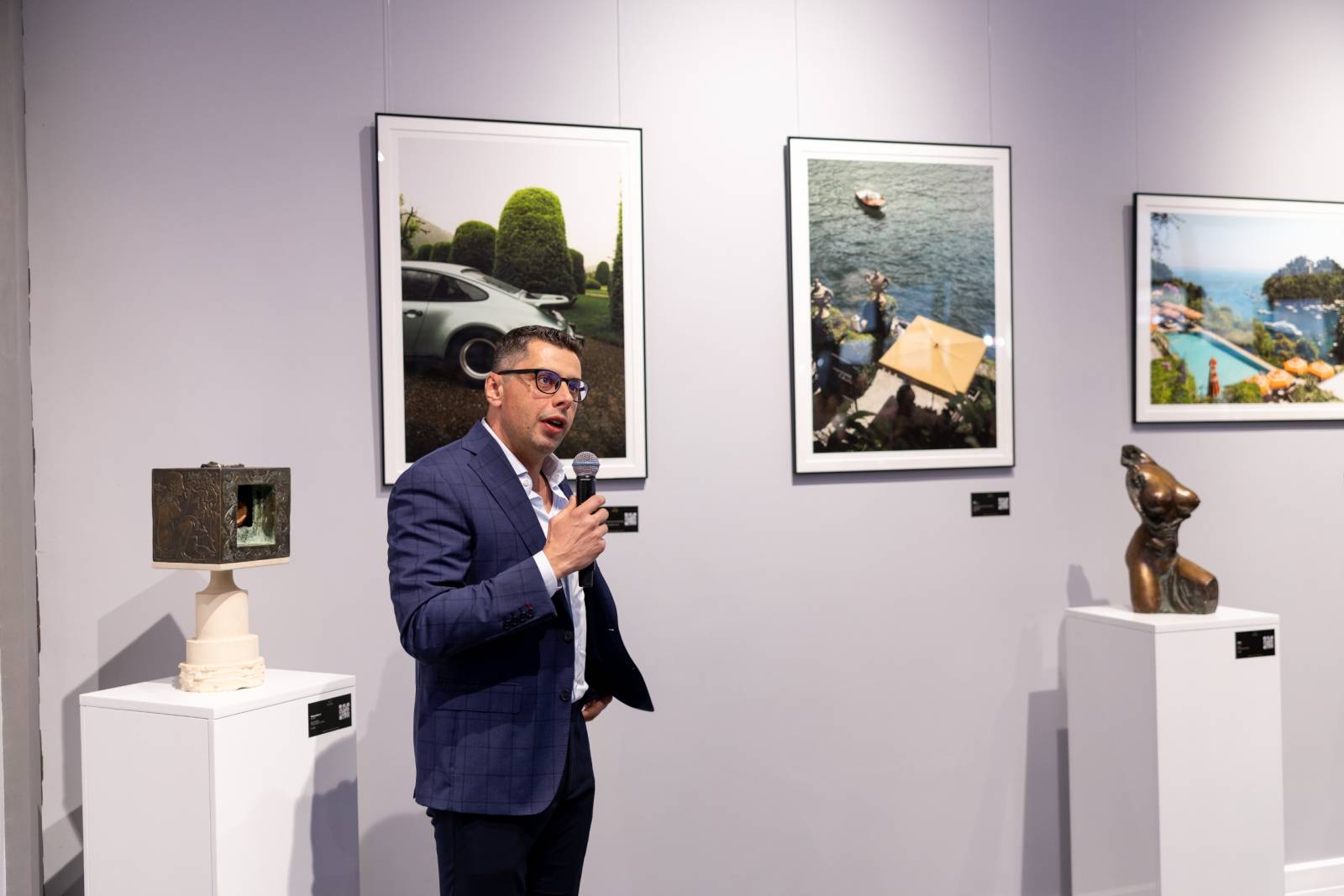 Galerie de artă în ansamblul rezidențial Cosmopolis 3 Gabriel Voicu Galeria de arta Cosmopolis
